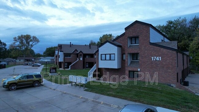 Photo - 1741 Ridgehaven Ct
