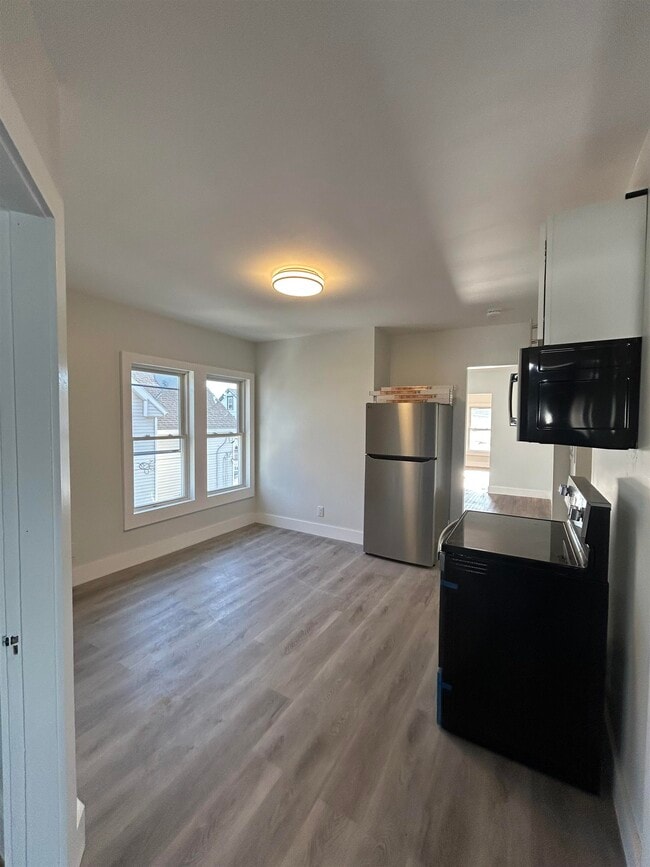 Photo - 6 Holmes St Unit 2