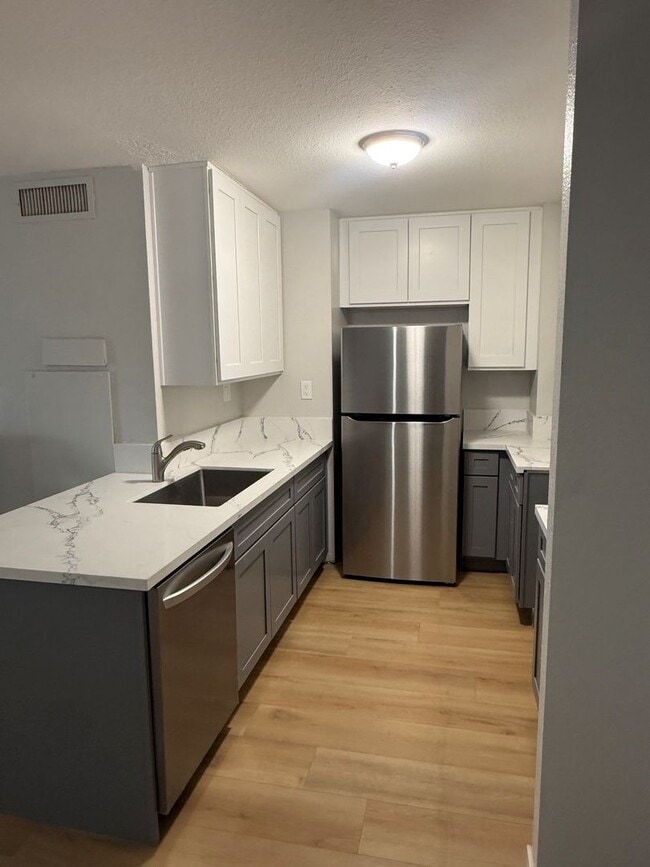 1750 E.Ocean #303