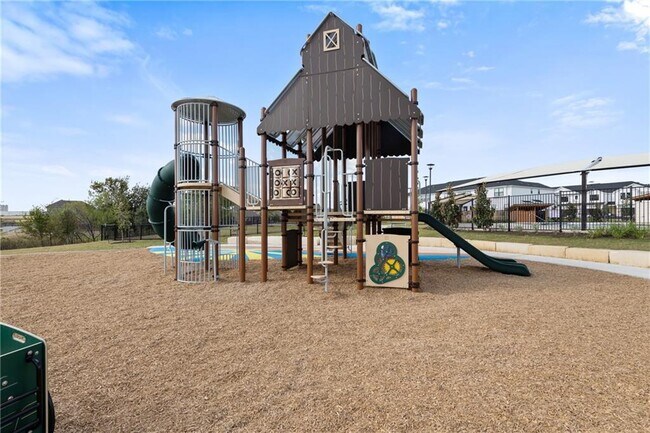 Photo - 135 Amber Fields Trail Unit C