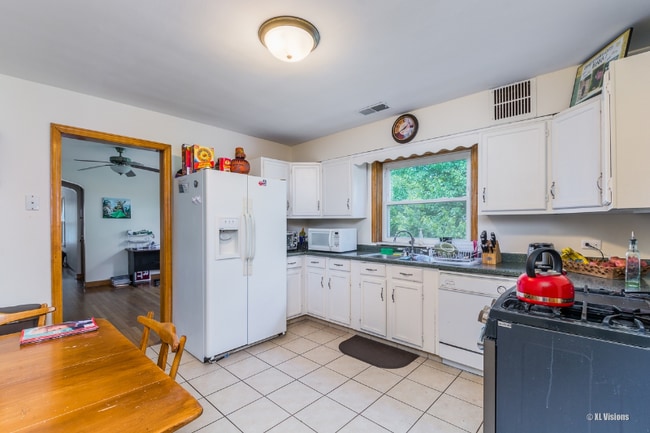 Photo - 10601 S Artesian Ave Unit 1