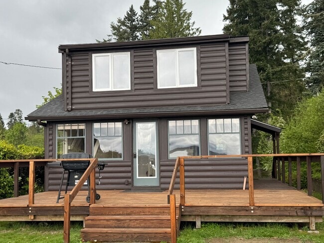Photo - Desirable Indianola waterfront just in time for summer