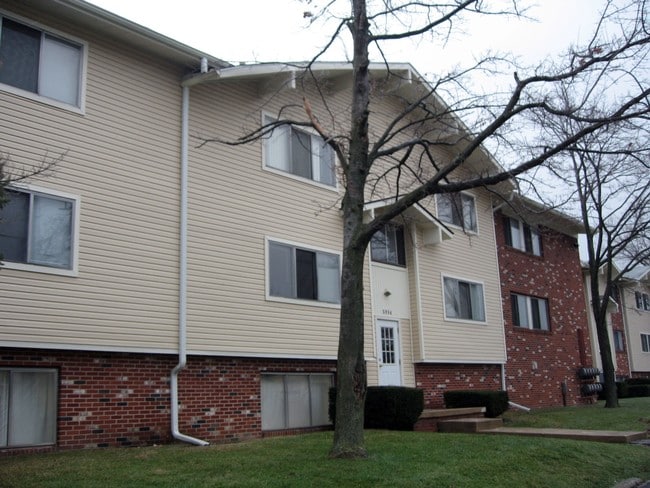 Lakeview Apartments