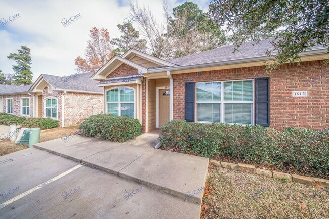 Photo - 1612 Stanley Drive