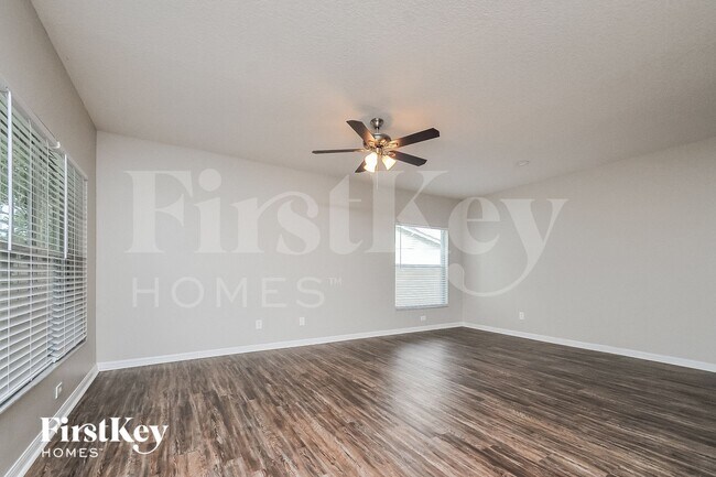 10904 Peppersong Dr