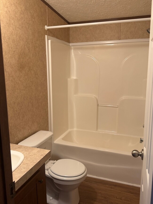 Photo - 533 Lee Rd 57