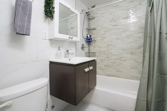 Photo - 227 E 30th St Unit SI ID1473158P