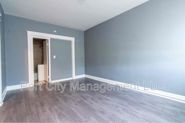 Photo - 5 S Wickham Rd