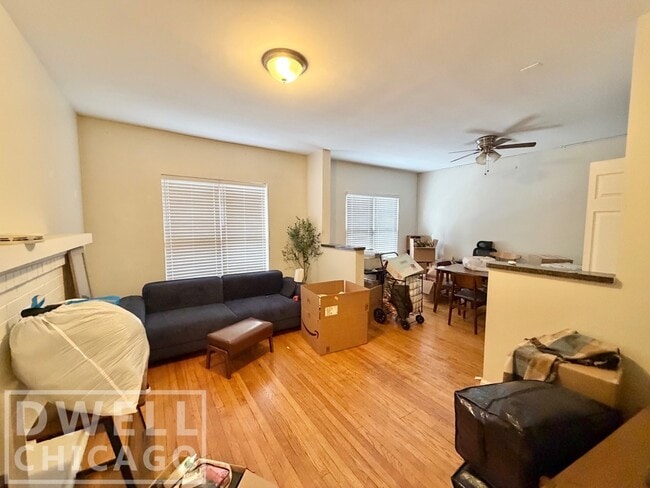 Photo - 732 W Roscoe St Unidad 1