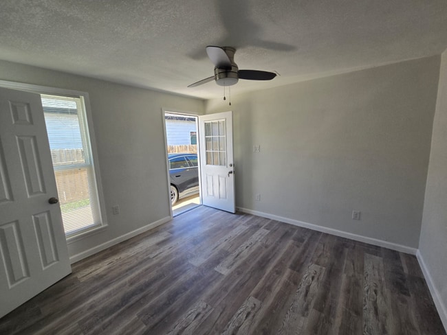 Photo - 629 S Gevers St