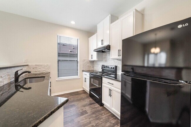 Photo - 9000 Edmundsbury Dr