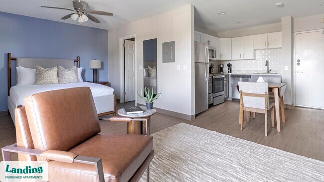 Building Photo - 2305 Aaron St Unit 314