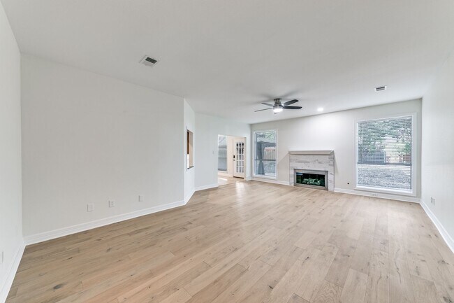 Photo - 2908 Shadywood Ln