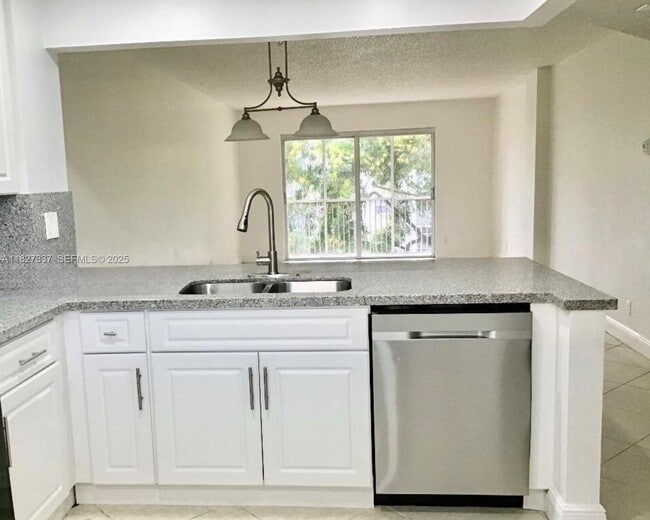 Photo - 1100 NW 87th Ave Unidad 304