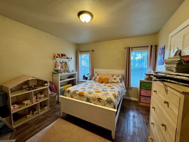 Photo - 210 Haggin St