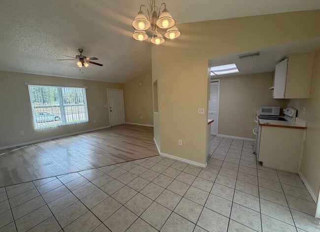 Photo - 5571 Mariner Blvd