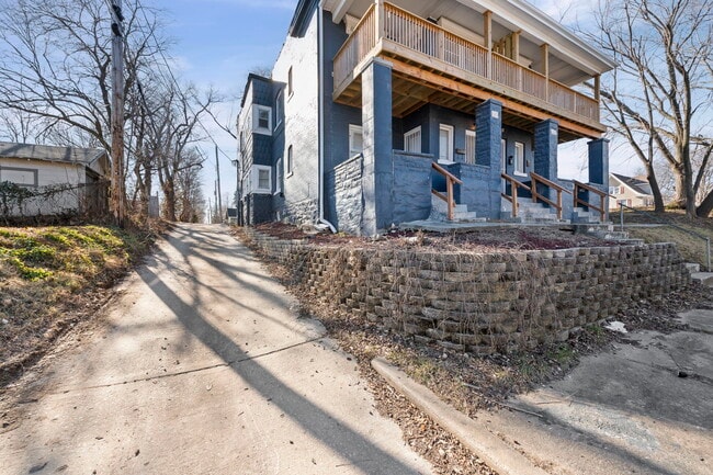 Photo - 2207 E 24th Ter