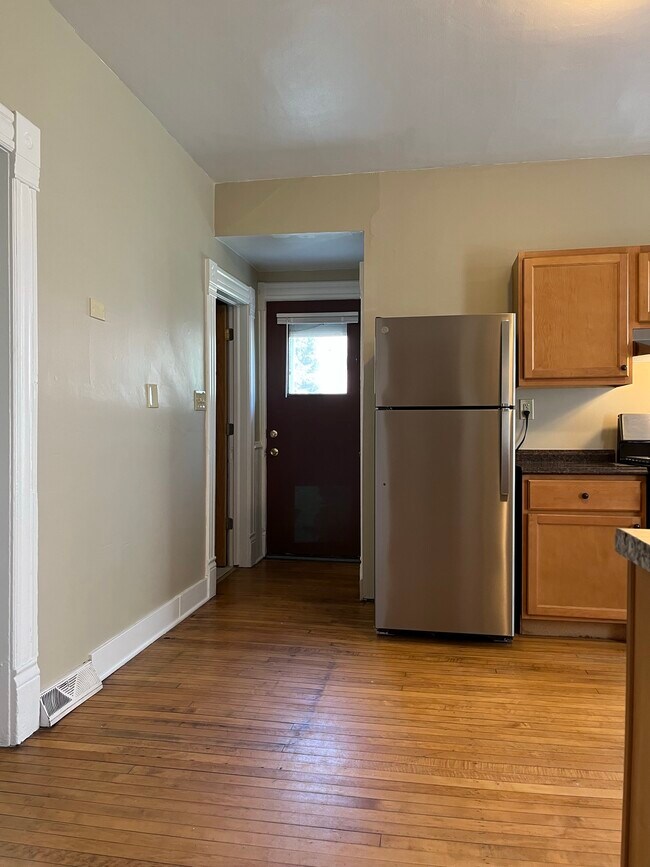 Photo - 3104 S Griffin Ave Unit LOWER