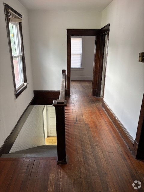 Building Photo - 444 Roanoke St E Unit C - upstairs Rental