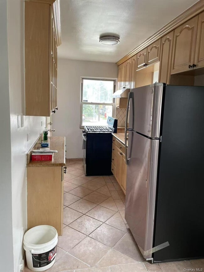 Building Photo - 46-46 Bell Blvd Rental