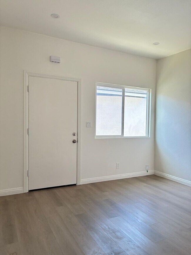 Photo - LA9521 Unidad 9521 1/4