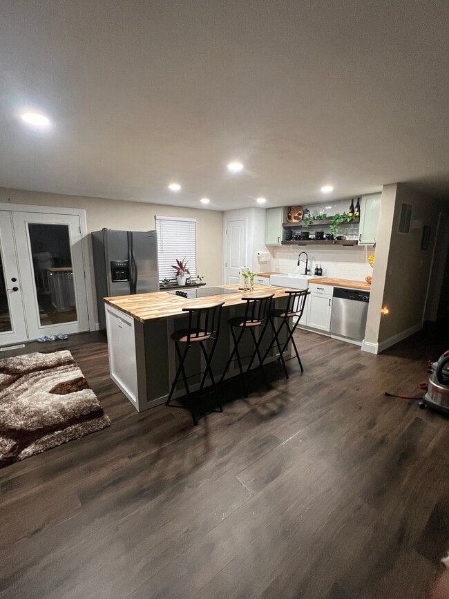 Open concept kitchen - 4130 Bronze Leaf Ct