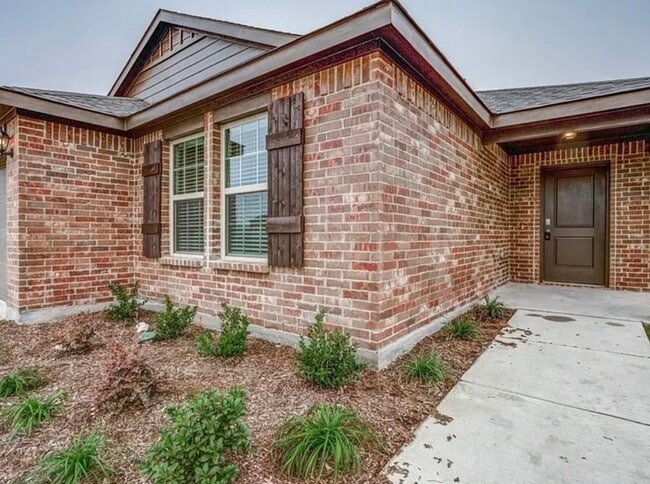 2426 Lupton