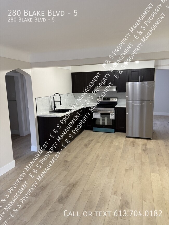 Photo - 280 Blake Blvd Unité 5