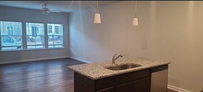 Photo - 240 Chesapeake Commons St