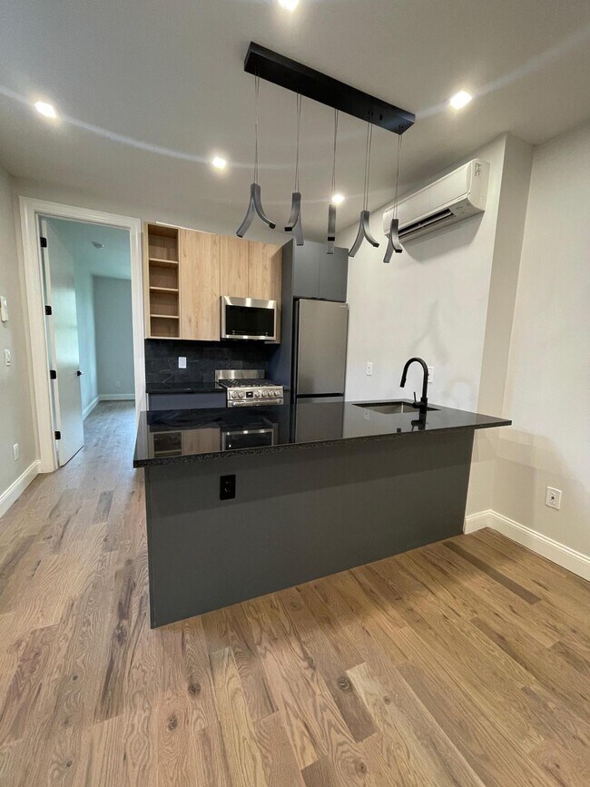 Unit 2L - 64 Logan Ave Unit 2L