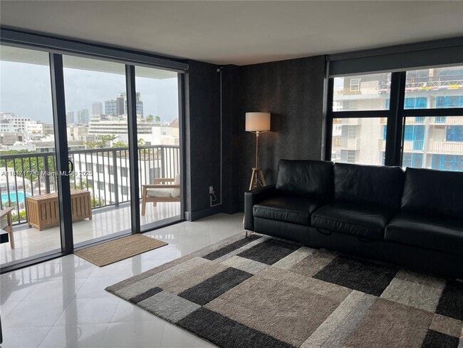 Photo - 1800 Collins Ave Unit 9D