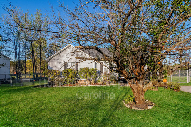 Photo - 3429 Deer Trace Ln House