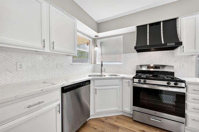 Photo - 3111 Timber View Dr