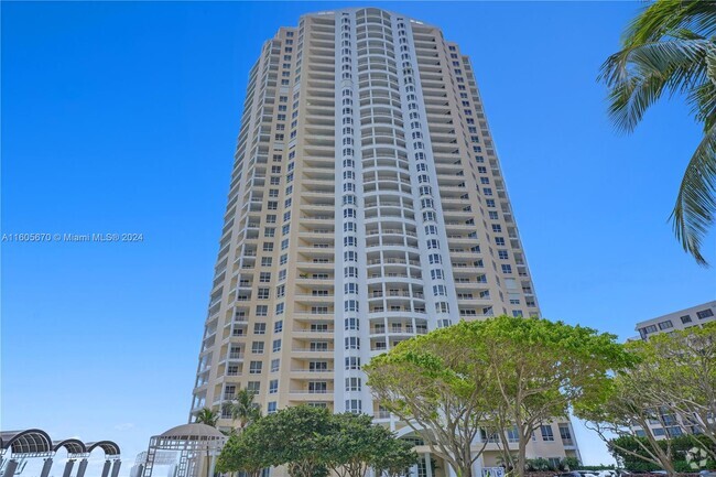 Building Photo - 808 Brickell Key Dr Unit 2506 Rental