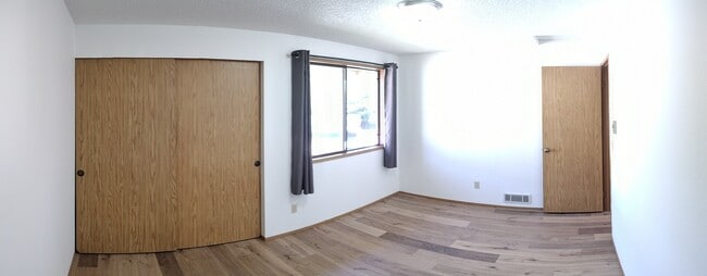 Photo - 423 Healy Ave S Unit 2