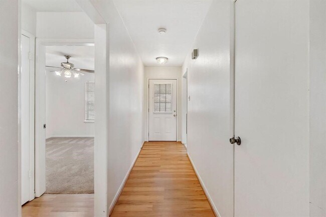 Photo - 2106 Wickburn Dr