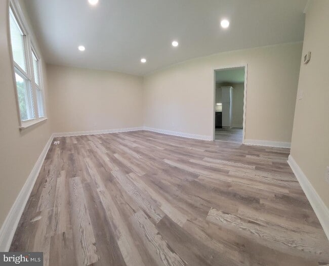 Photo - 601 Perry Dr