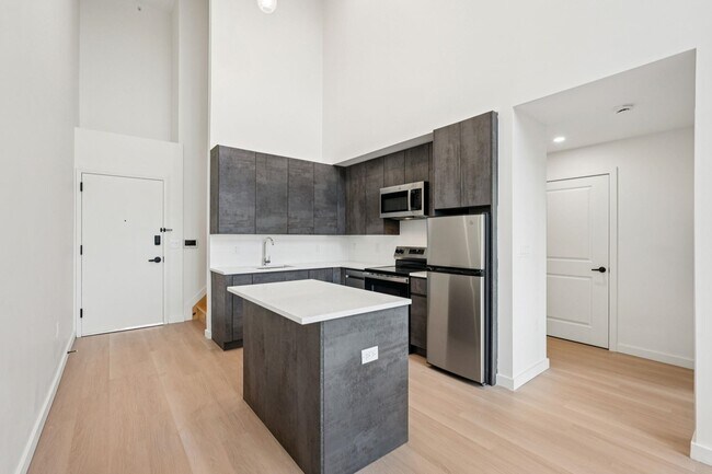 Photo - 1 Mallory Ave Unidad 501