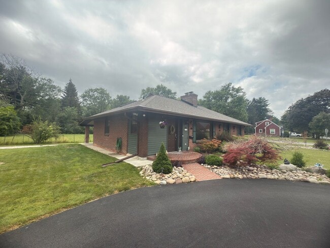 Charming 3-Bedroom Home + Bonus Room in Pr... - Charming 3-Bedroom Home + Bonus Room in Pr...