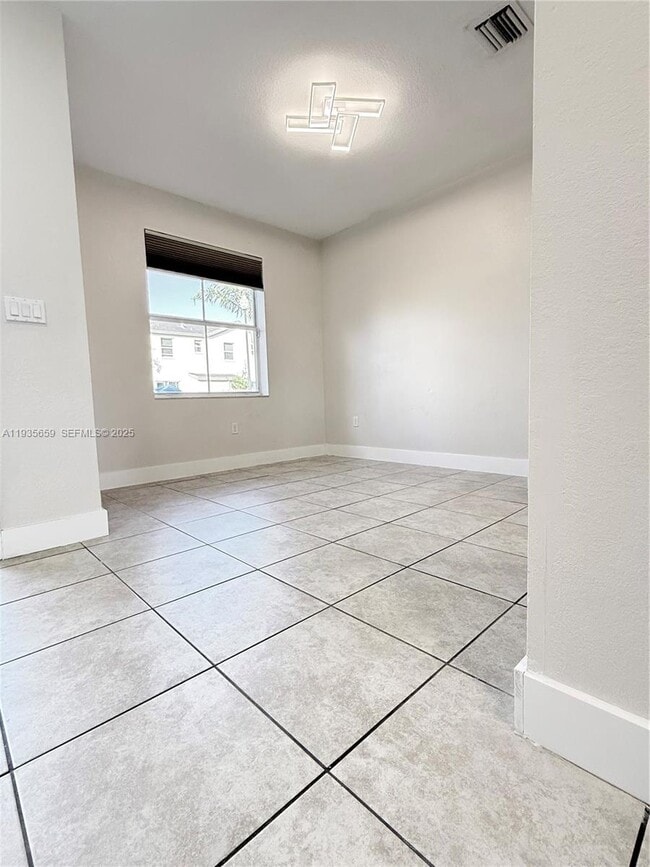 Photo - 134 SE 28th Ter Unit 5