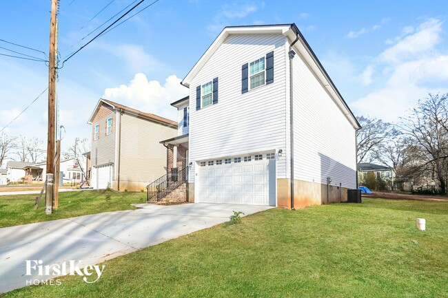 Photo - 1250 Pless St NW