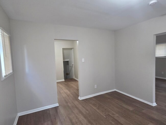 Photo - 15765 Ward Ave