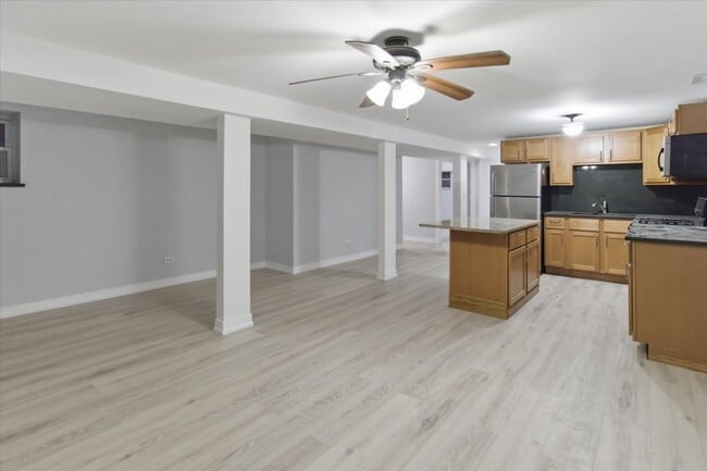 Photo - 910 W Gunnison St Unit Garden