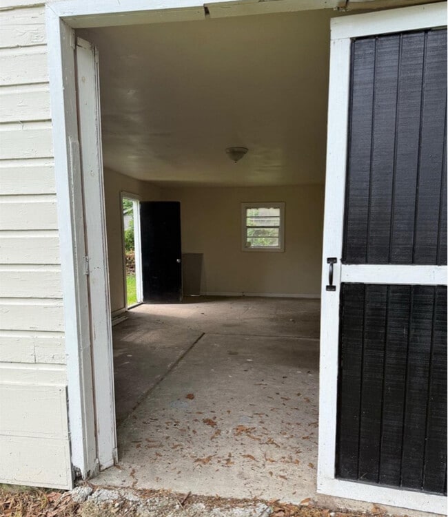 Photo - 4242 Gurney St