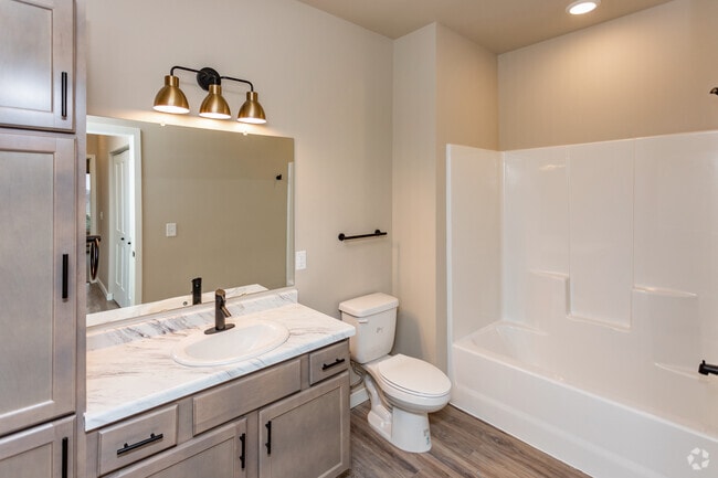 2BR, 2BA - 1,125SF