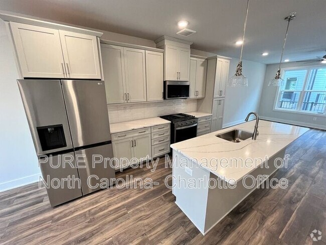 Building Photo - 611 W Tremont Ave Rental