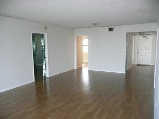 Photo - 4015 W Palm Aire Dr Unit 802