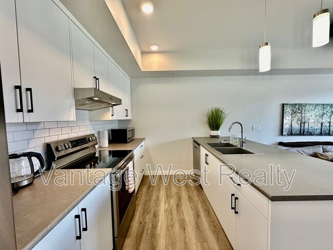 Photo - 1215-1215 St Paul St