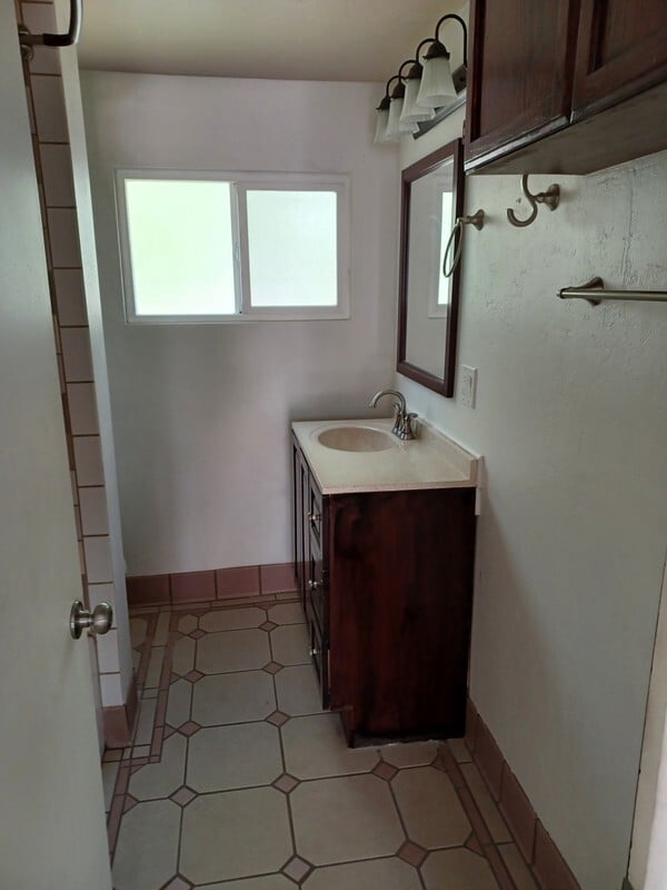 Photo - 1124 Navajo St