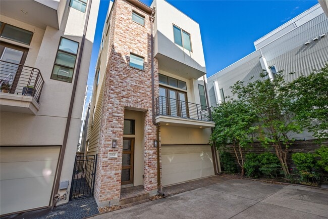 Photo - 802 W Drew St